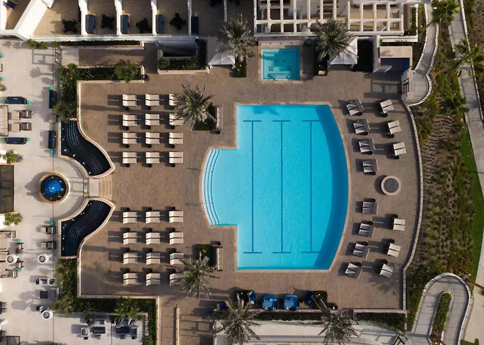 The Waterfront Beach Resort, A Hilton Hotel